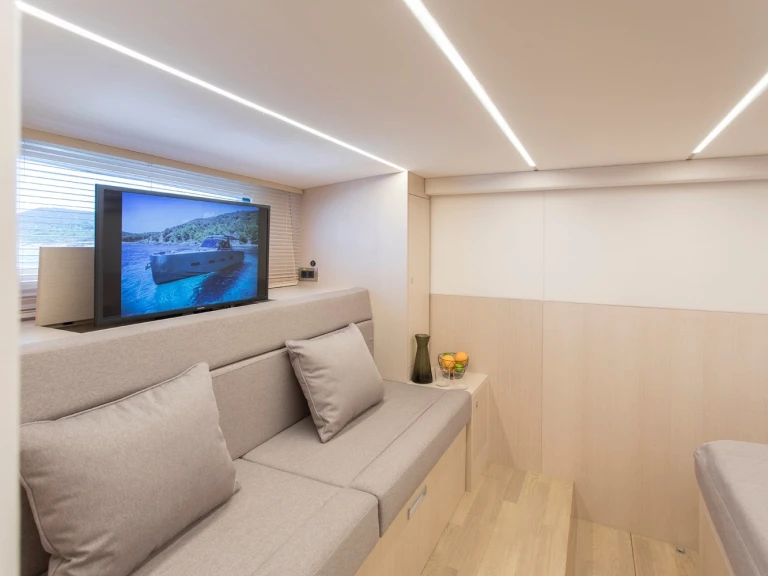 Yacht charter Marine de Sant'Ambrogio - MED YACHT  Med Yacht 52 on SamBoat