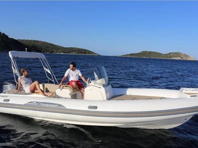 RIB to hire Marine de Sant'Ambrogio at the best price