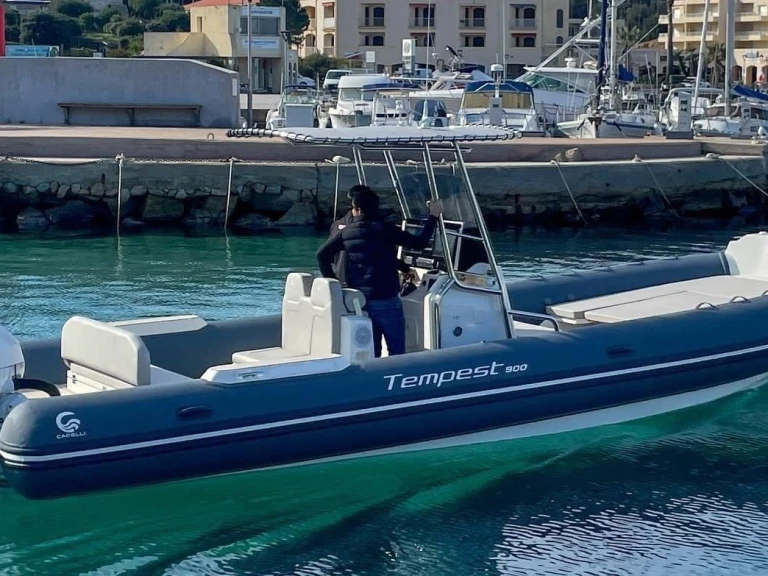 RIB hire in Marine de Sant'Ambrogio - Capelli Tempest 900 Luxe