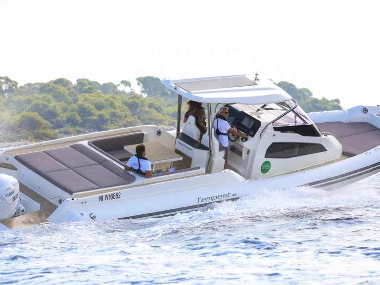 Hire RIB Capelli with a boat licence