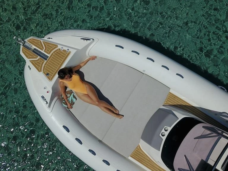 RIB hire in Marine de Sant'Ambrogio - Capelli CAPELLI 1000 TEMPEST CC