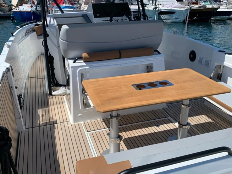 Yacht hire Saint-Raphaël cheap Flyer 9