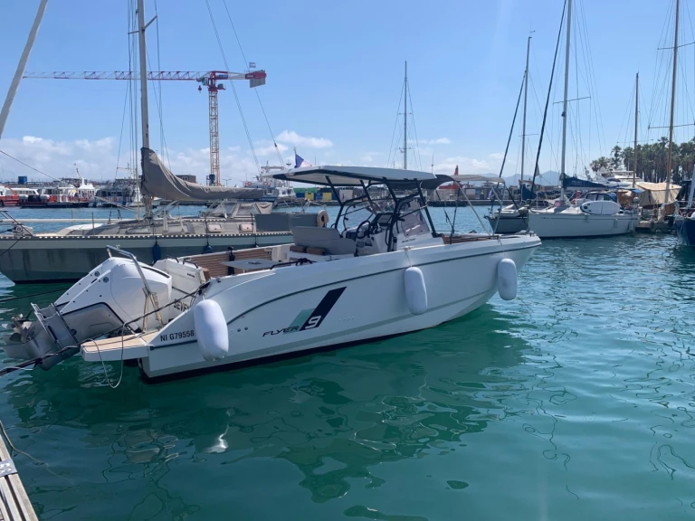 Motorboat hire in Saint-Raphaël - Bénéteau Flyer 9