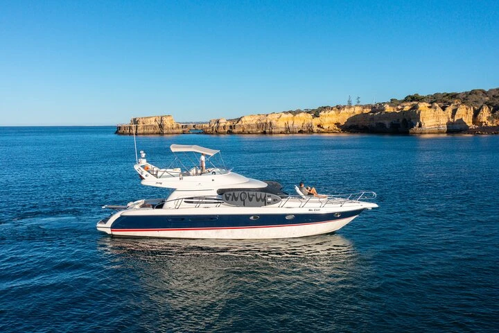 Luxury Yacht to hire Vilamoura at the best price