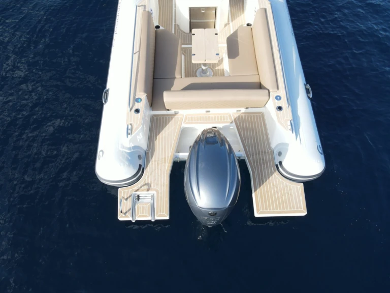 RIB hire in Marine de Sant'Ambrogio - Capelli 900 sun