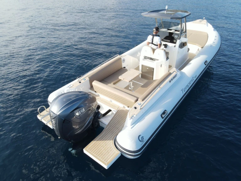 Hire RIB Capelli with a boat licence