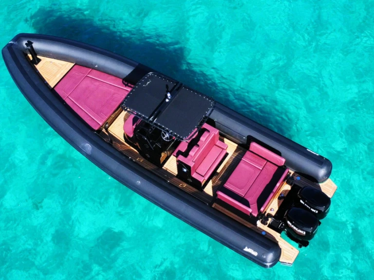 Yacht hire Portisco cheap Sea Water Phantom 300