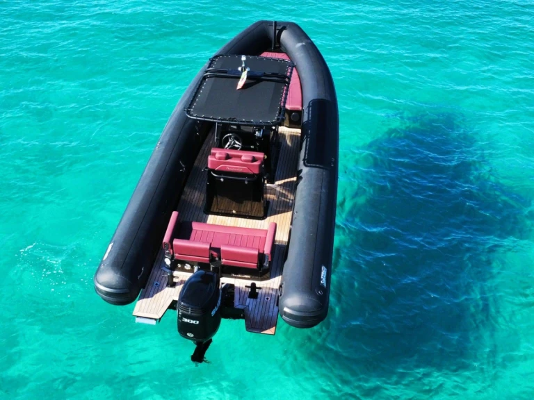 Charter a Sea Water Sea Water Phantom 260 in Marina di Portisco on Samboat
