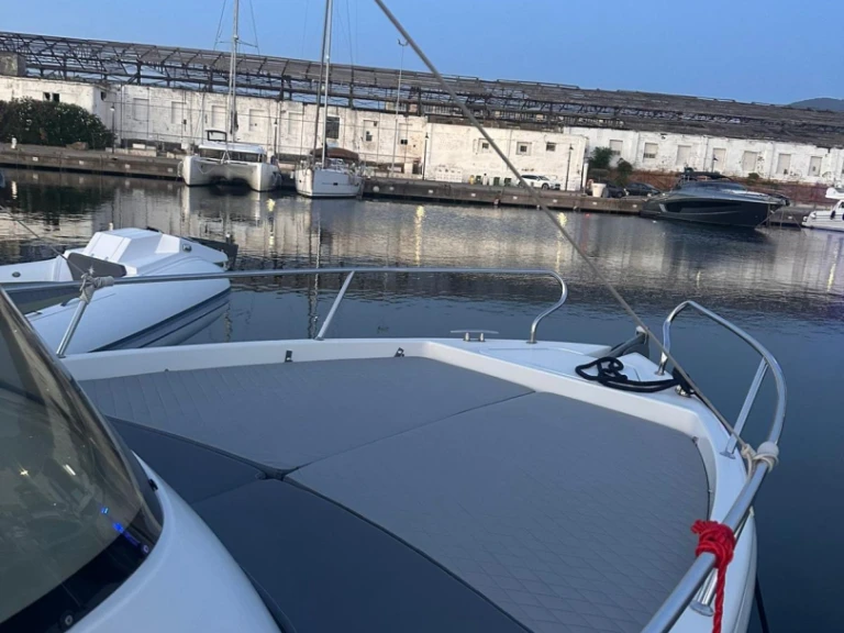 Hire Motorboat Saver with a boat licence