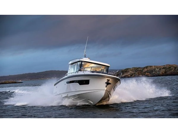 Hire Motorboat Nimbus with a boat licence