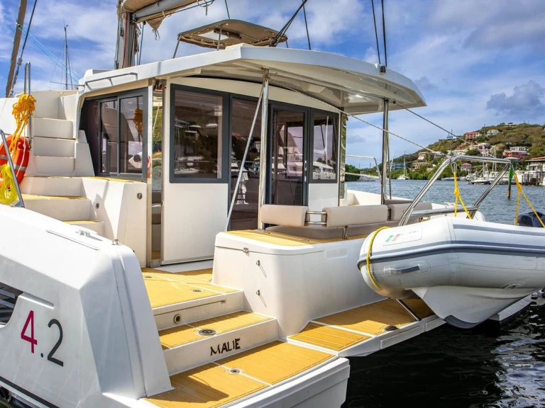 Hire Catamaran Bali with a boat licence