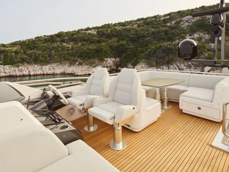 Yacht charter Seget Donji - Azimut Azimut S8 on SamBoat