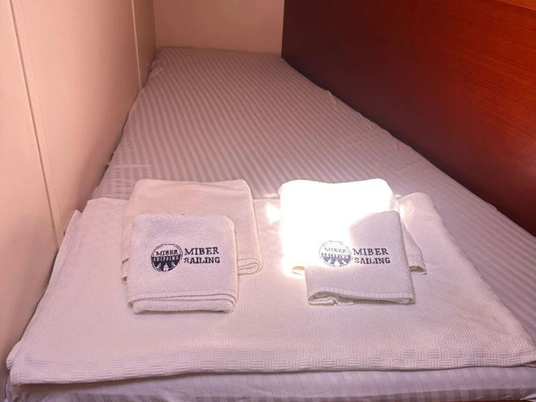 Sailboat hire in Fethiye - Hanse Hanse 445