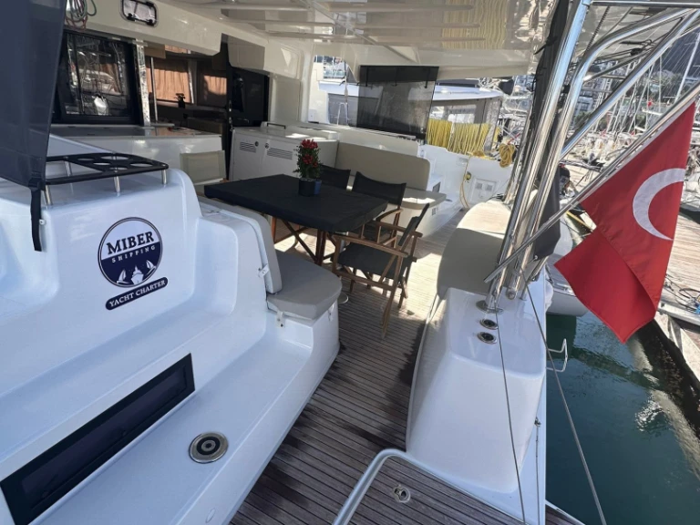 Charter a Lagoon Lagoon 46 in Fethiye on Samboat