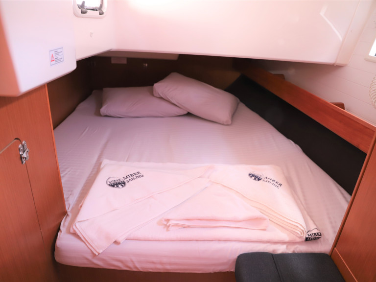 Sailboat hire in Fethiye - Bavaria Cruiser 41