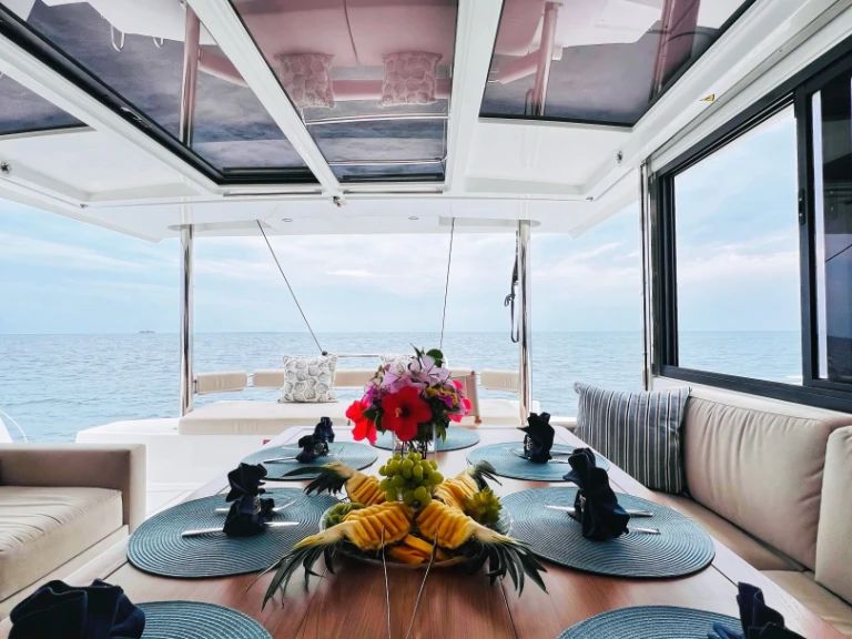 Charter a Bali Bali 4.6 in Belize City on Samboat