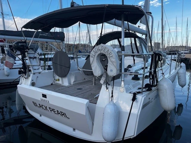 Sailboat to hire Marseille at the best price