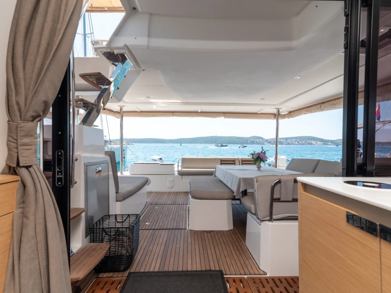 Yacht hire Simpson Bay cheap Aura 51