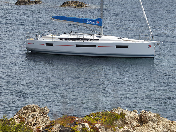 Yacht hire Antigua cheap Sun Odyssey 440