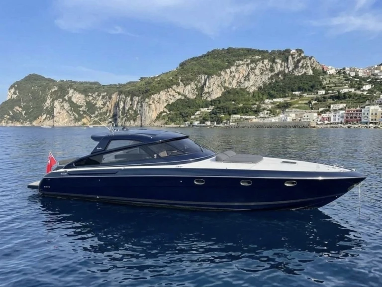 Motorboat to hire Poltu Quatu at the best price