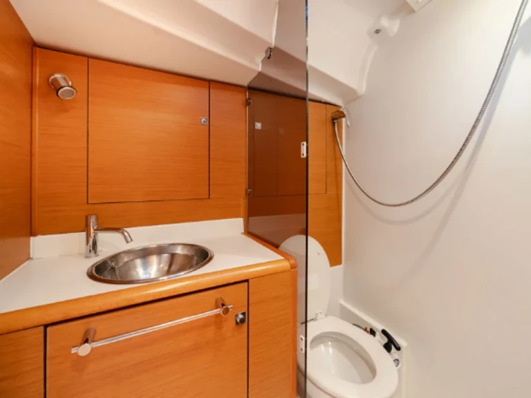 Charter a Jeanneau Sun Odyssey 439 in Limassol on Samboat