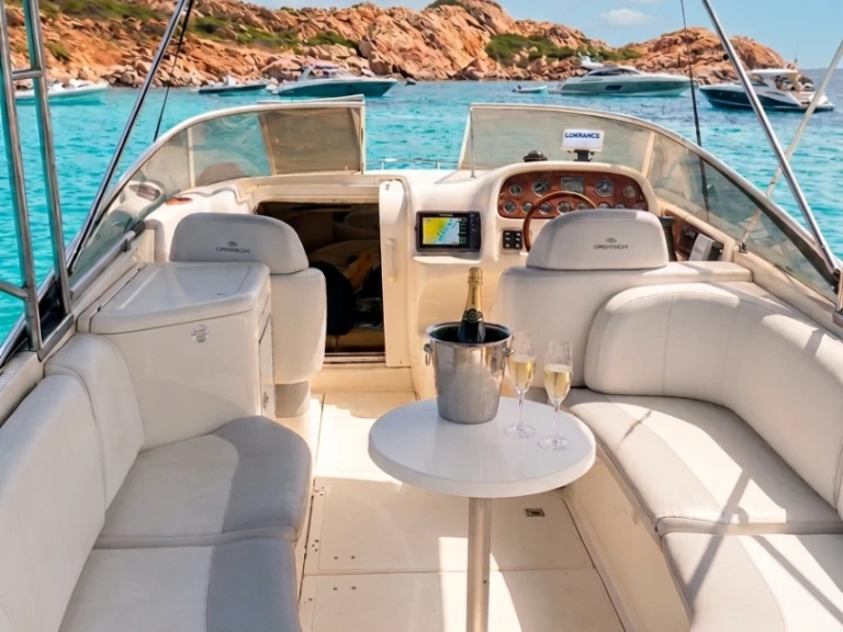 Hire Motorboat Cranchi with a boat licence