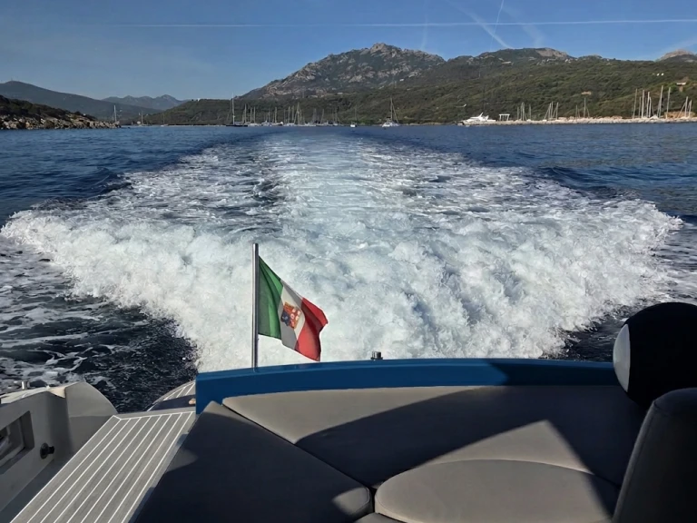 Hire Motorboat with or without skipper Baia Poltu Quatu