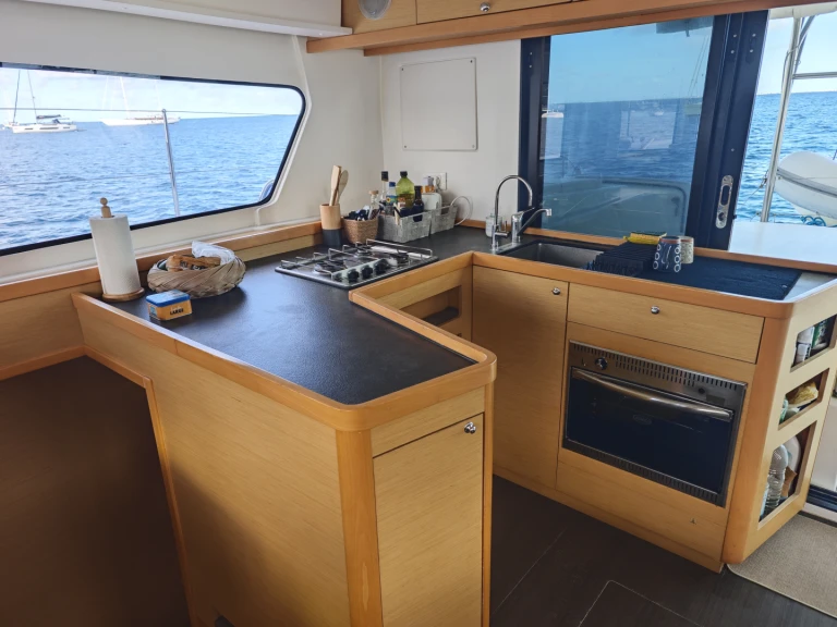 Yacht charter Marigot - Lagoon Lagoon 42 on SamBoat