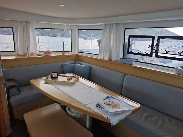 Hire a Lagoon Lagoon 42 Marigot