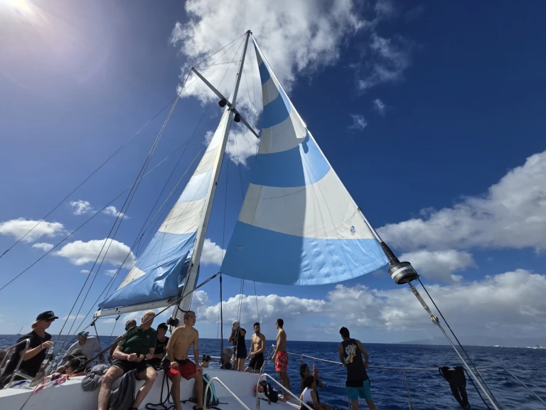 Charter a San Juan formerly Clark Custom in Waikīkī on Samboat
