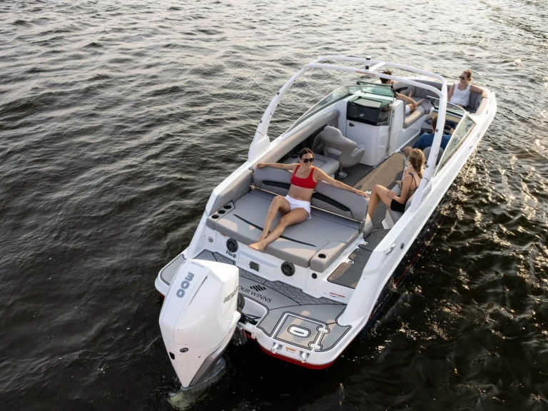 Hire a Cranchi Turchese 24 Cannes