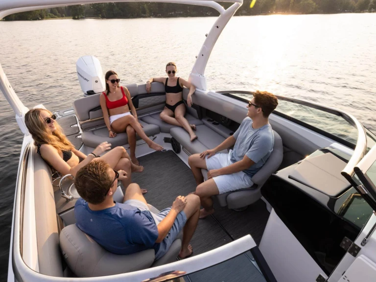 Hire Motorboat Cranchi with a boat licence