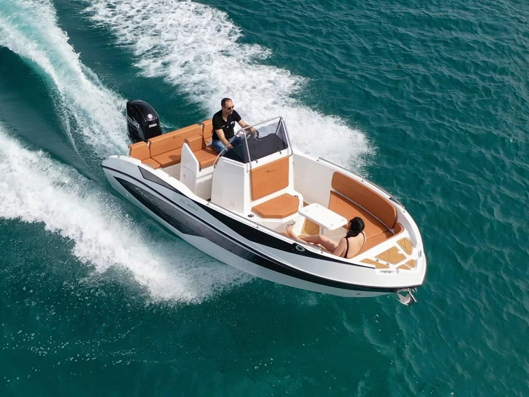 Hire a Nireus Nireus CL620 Saint Paul's Bay