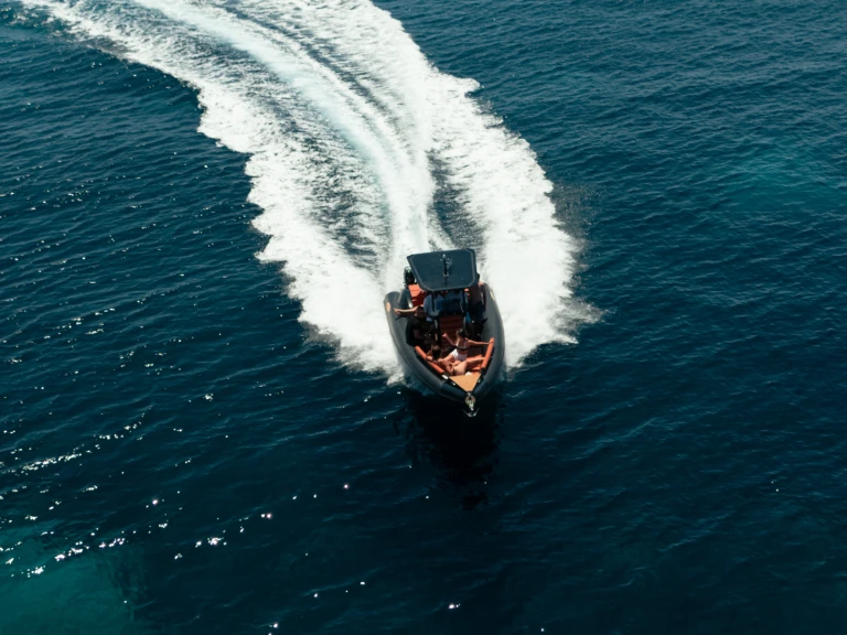 Motorboat to hire Gouvia at the best price