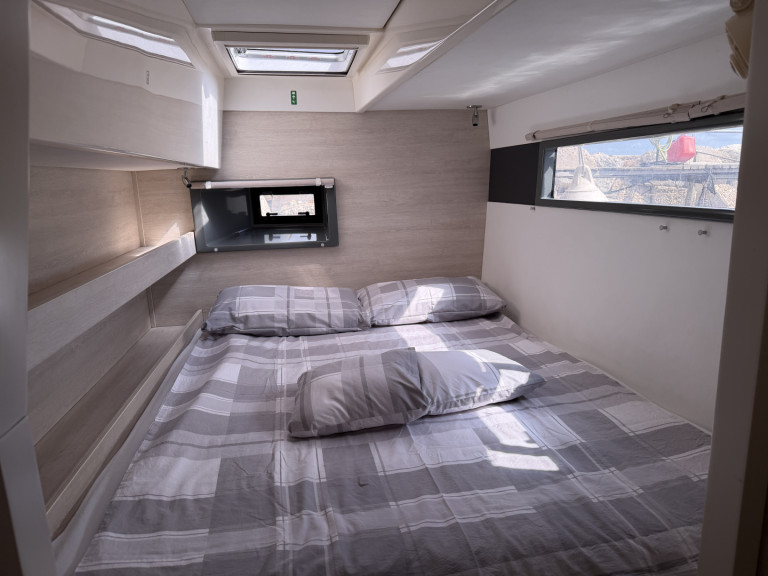 Hire a Leopard Leopard 40 Alghero