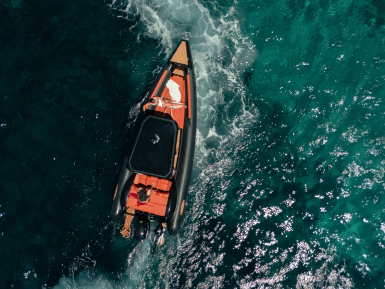 Hire a  Motorboat Gouvia