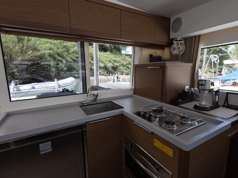 Catamaran to hire Bocca di Magra at the best price