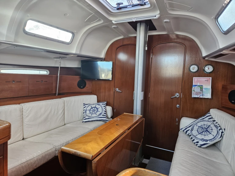 Hire Sailboat with or without skipper Bénéteau Donostia / San Sebastián