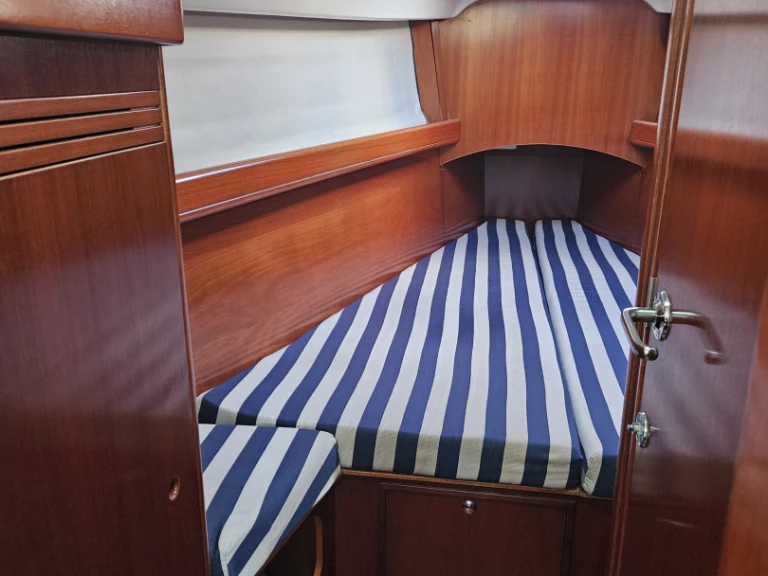 Hire Sailboat Bénéteau with a boat licence