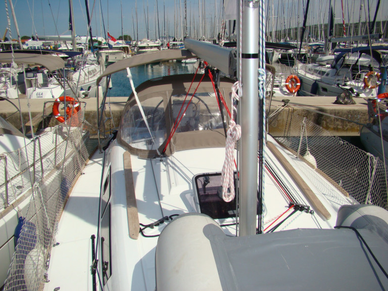 Yacht hire Sukošan cheap Sun Odyssey 33i
