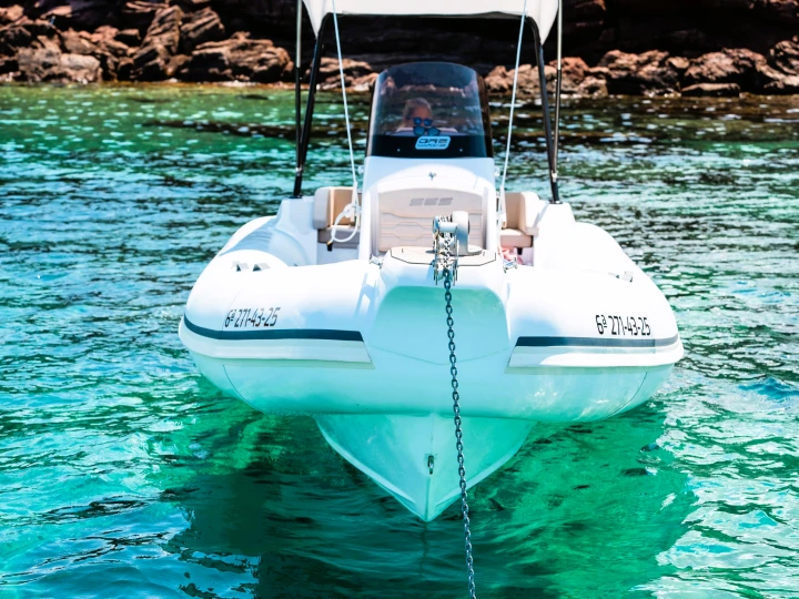 Hire RIB Oromarine with a boat licence