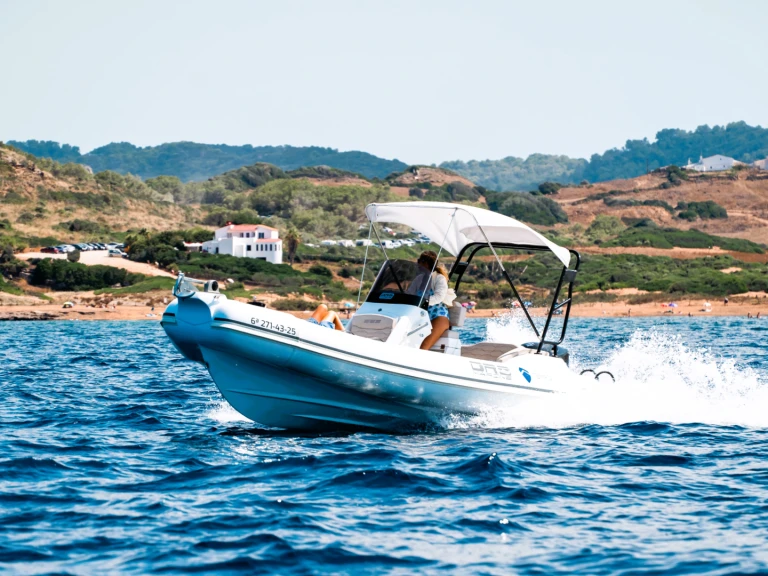 Charter a Oromarine Oromarine S-65 in Ciutadella de Menorca on Samboat