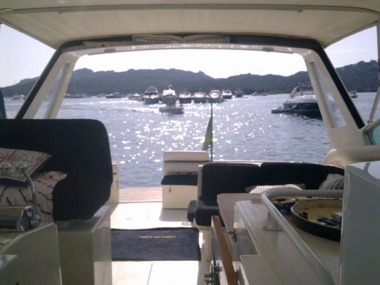 Hire a Bertram 38 Special Punta Ala