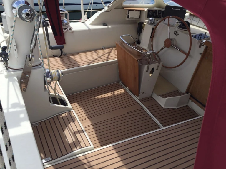 Charter a Amel Supermaramu 52 in Punta Ala on Samboat