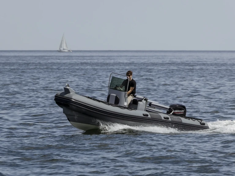 Hire RIB Acquaviva with a boat licence
