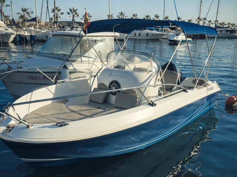 Yacht hire Port of Alicante cheap Flyer 550