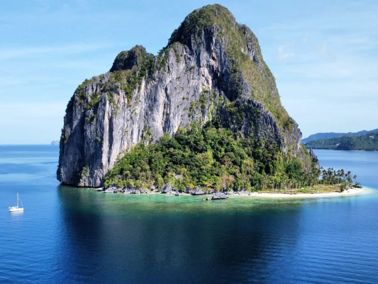 Sailboat hire in Philippine - Bénéteau Oceanis 393