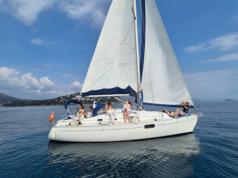 Hire Sailboat Bénéteau with a boat licence