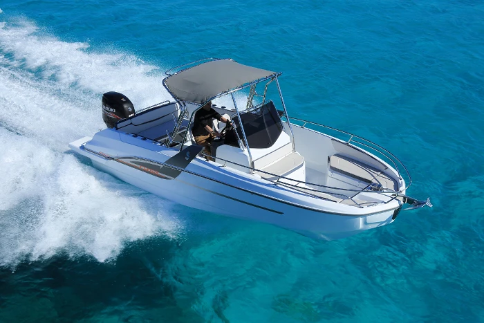 Hire a Bénéteau Beneteau Flyer 7.7 Space Deck Barcelona