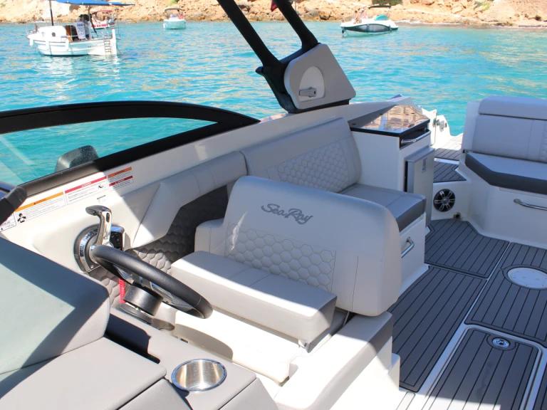 Hire a Sea Ray SDX 290 Spain